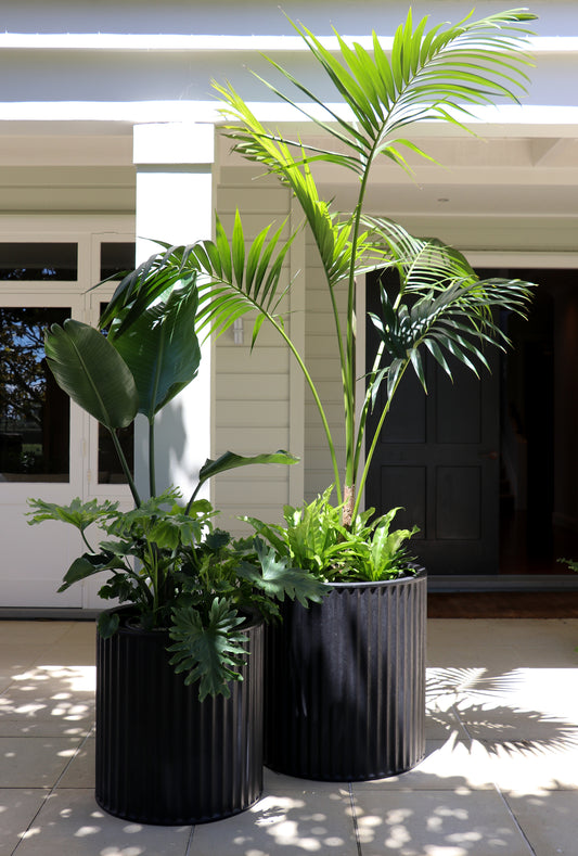 PAIKO RIBBED CYLINDER PLANTER- BLACK