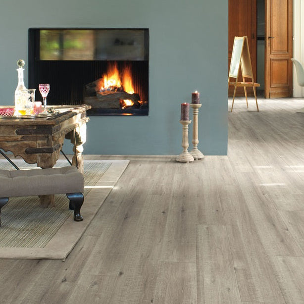 SAWCUT OAK GREY LAMINATE