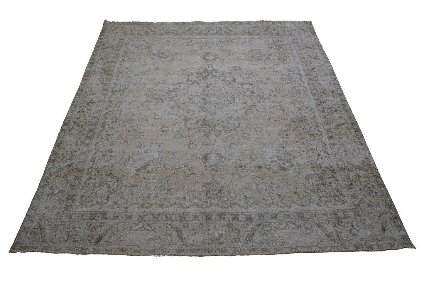 DISTRESSED VINTAGE PERSIAN RUG 09:    2830x3720mm