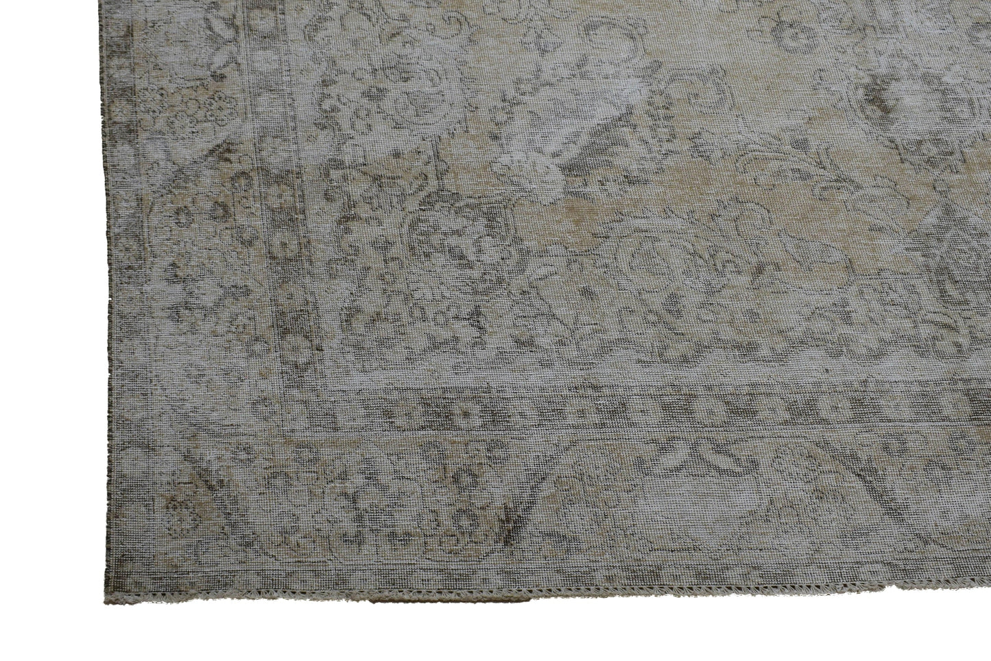 DISTRESSED VINTAGE PERSIAN RUG 09:    2830x3720mm