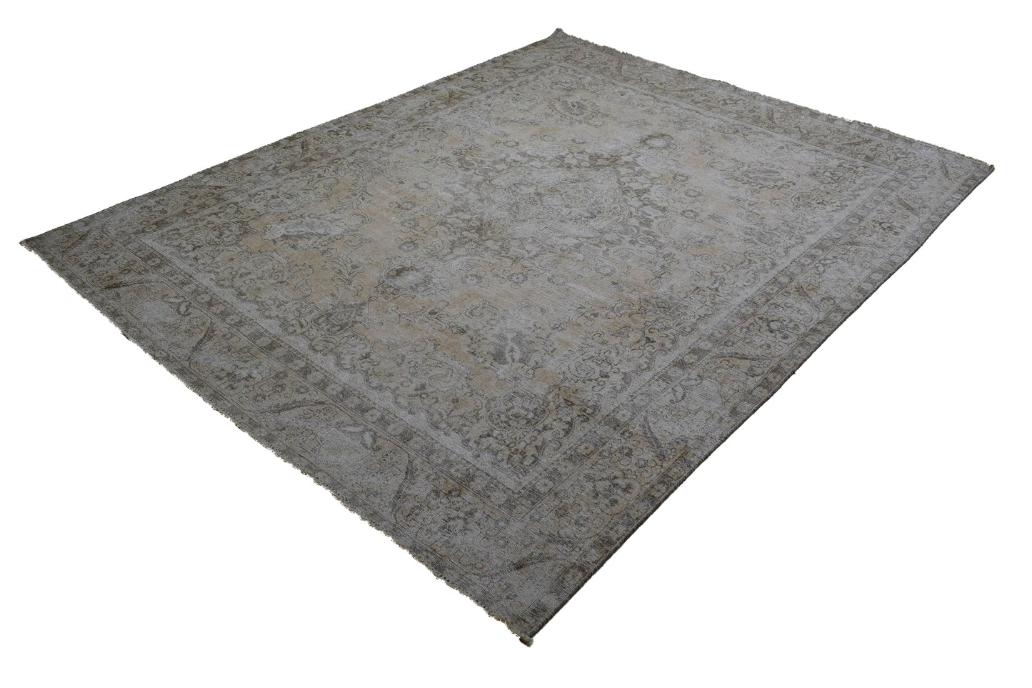 DISTRESSED VINTAGE PERSIAN RUG 09:    2830x3720mm