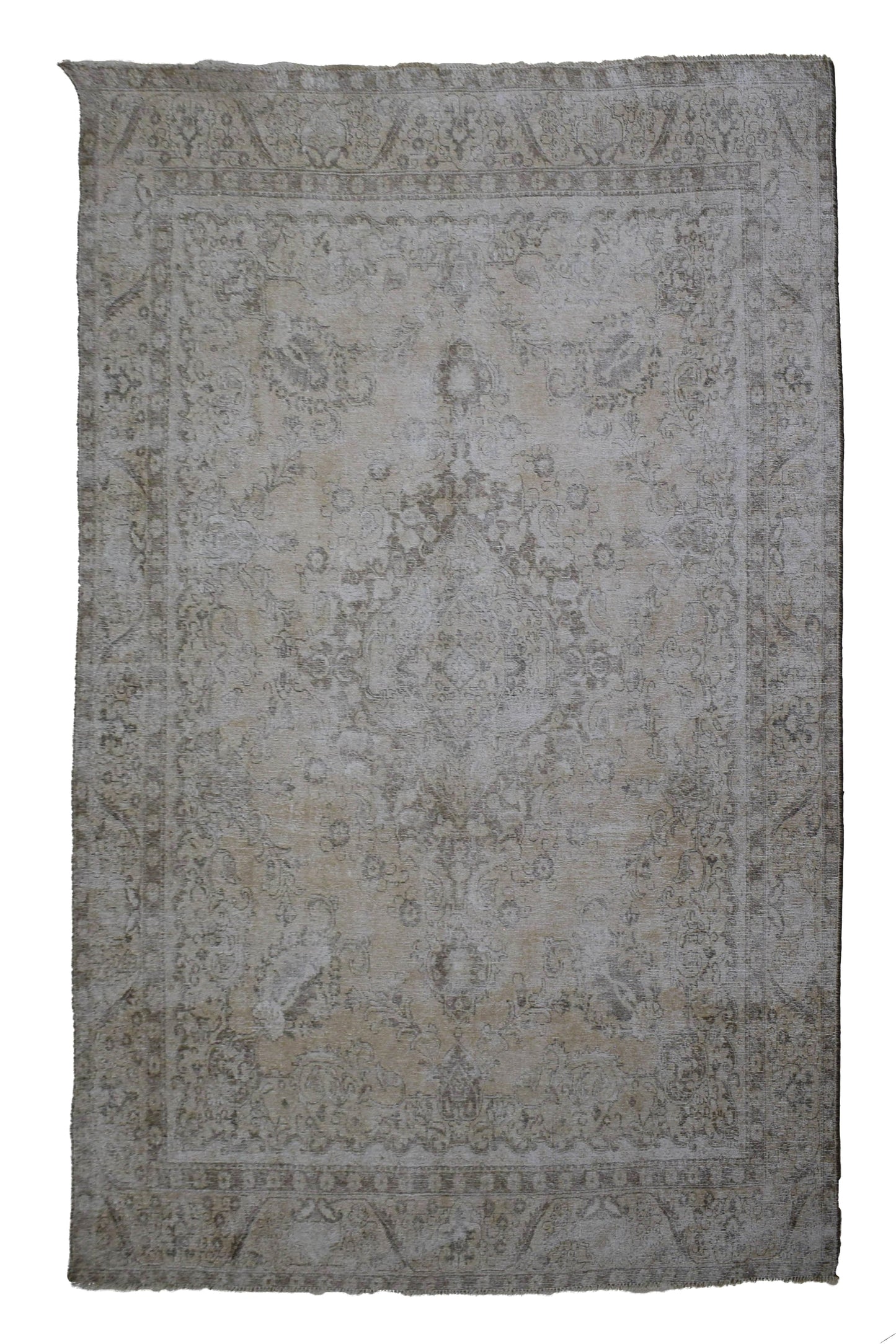 DISTRESSED VINTAGE PERSIAN RUG 09:    2830x3720mm